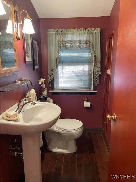 28 Westwood Drive, Tonawanda, New York 14150, Tonawanda, New York 14150, 5 Bedrooms Bedrooms, 9 Rooms Rooms,2 BathroomsBathrooms,Residential,For Sale,28 Westwood Drive, Tonawanda, New York 14150,0,B1650021