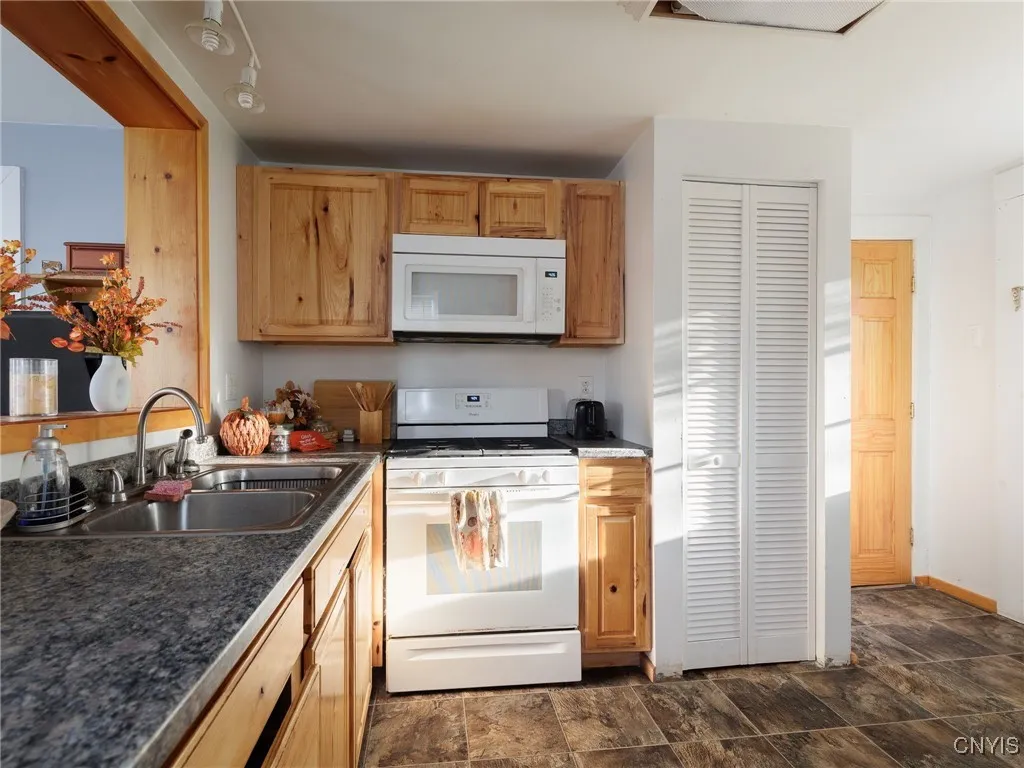 1 1/2 Lathrop Street, Champion, New York 13619, Champion, New York 13619, 3 Bedrooms Bedrooms, 7 Rooms Rooms,1 BathroomBathrooms,Residential,For Sale,1 1/2 Lathrop Street, Champion, New York 13619,0,S1650550