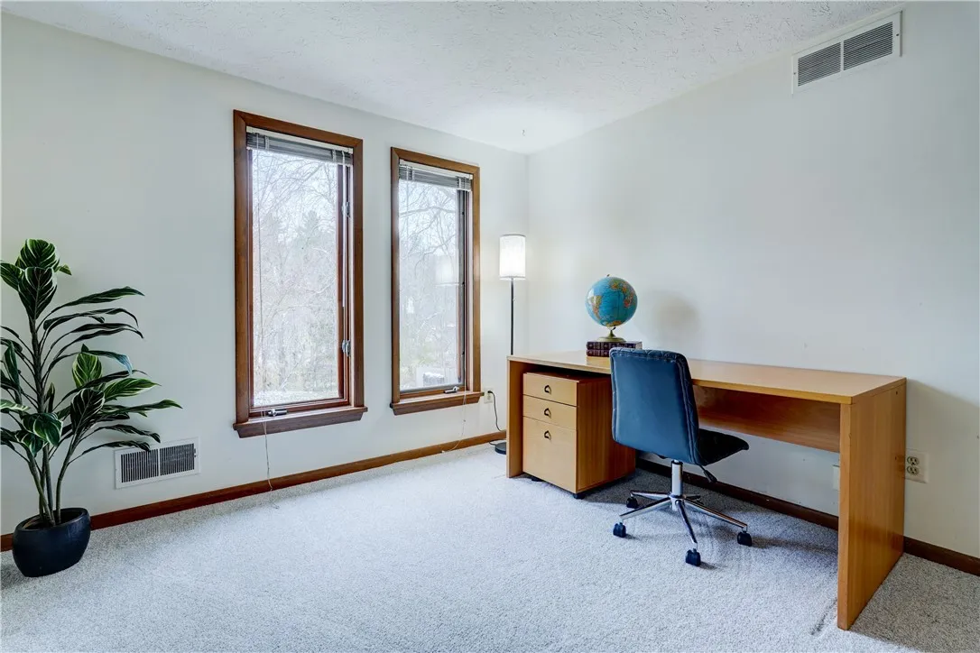 15 White Briar, Pittsford, New York 14534, Pittsford, New York 14534, 4 Bedrooms Bedrooms, 9 Rooms Rooms,2 BathroomsBathrooms,Residential,For Sale,15 White Briar, Pittsford, New York 14534,0,R1650460