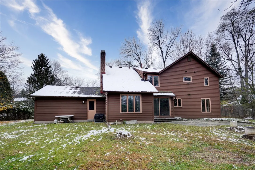 15 White Briar, Pittsford, New York 14534, Pittsford, New York 14534, 4 Bedrooms Bedrooms, 9 Rooms Rooms,2 BathroomsBathrooms,Residential,For Sale,15 White Briar, Pittsford, New York 14534,0,R1650460