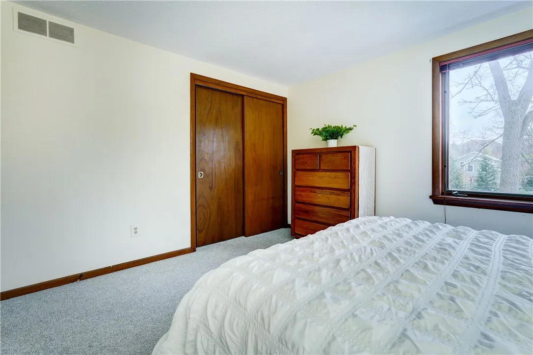 15 White Briar, Pittsford, New York 14534, Pittsford, New York 14534, 4 Bedrooms Bedrooms, 9 Rooms Rooms,2 BathroomsBathrooms,Residential,For Sale,15 White Briar, Pittsford, New York 14534,0,R1650460