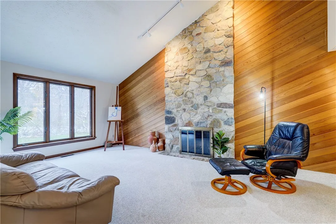 15 White Briar, Pittsford, New York 14534, Pittsford, New York 14534, 4 Bedrooms Bedrooms, 9 Rooms Rooms,2 BathroomsBathrooms,Residential,For Sale,15 White Briar, Pittsford, New York 14534,0,R1650460