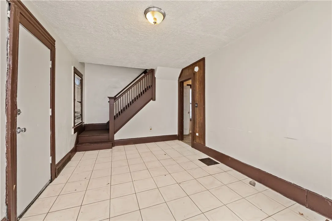 163 Durnan Street, Rochester, New York 14621, Rochester, New York 14621, 3 Bedrooms Bedrooms, 5 Rooms Rooms,2 BathroomsBathrooms,Residential,For Sale,163 Durnan Street, Rochester, New York 14621,0,R1650293