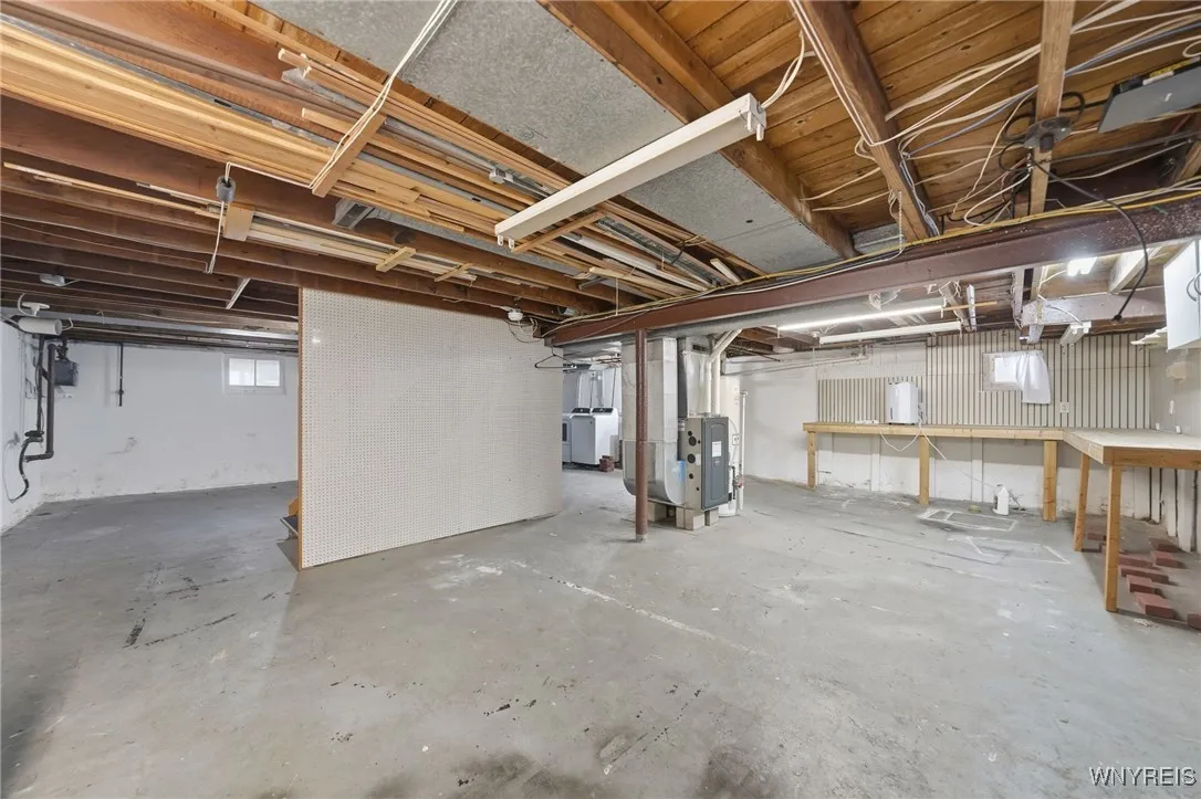 4316 Clinton Street, West Seneca, New York 14224, West Seneca, New York 14224, 3 Bedrooms Bedrooms, 8 Rooms Rooms,1 BathroomBathrooms,Residential Lease,For Rent,4316 Clinton Street, West Seneca, New York 14224,0,B1649321