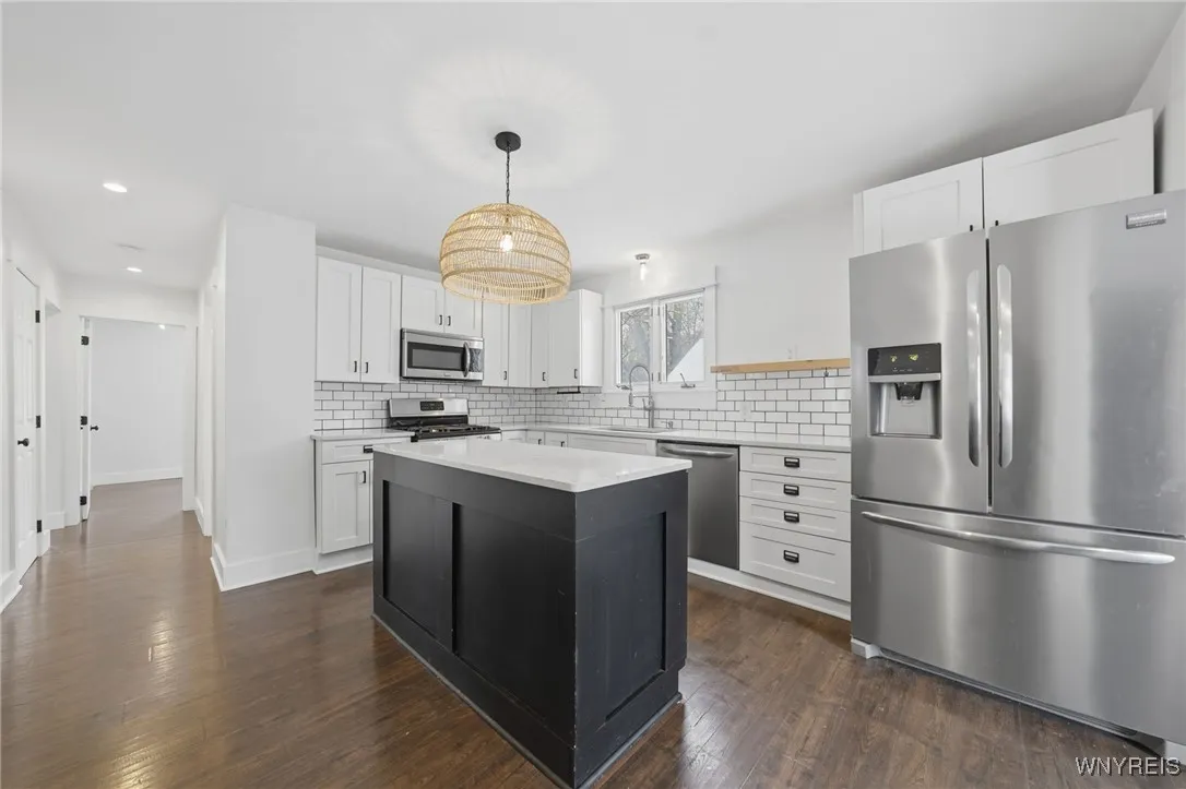 4316 Clinton Street, West Seneca, New York 14224, West Seneca, New York 14224, 3 Bedrooms Bedrooms, 8 Rooms Rooms,1 BathroomBathrooms,Residential Lease,For Rent,4316 Clinton Street, West Seneca, New York 14224,0,B1649321