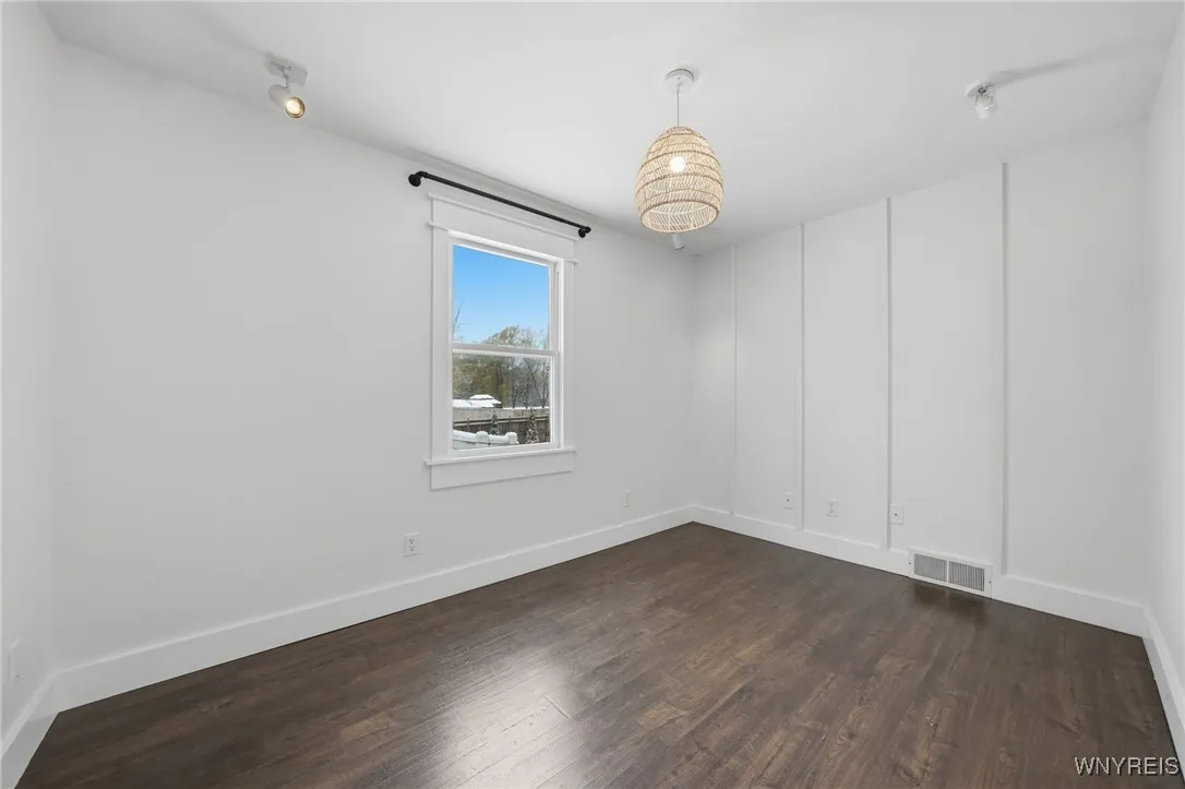 4316 Clinton Street, West Seneca, New York 14224, West Seneca, New York 14224, 3 Bedrooms Bedrooms, 8 Rooms Rooms,1 BathroomBathrooms,Residential Lease,For Rent,4316 Clinton Street, West Seneca, New York 14224,0,B1649321