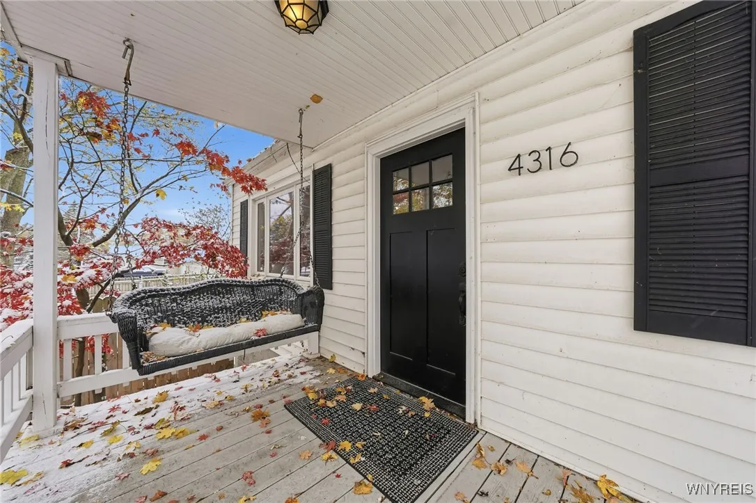4316 Clinton Street, West Seneca, New York 14224, West Seneca, New York 14224, 3 Bedrooms Bedrooms, 8 Rooms Rooms,1 BathroomBathrooms,Residential Lease,For Rent,4316 Clinton Street, West Seneca, New York 14224,0,B1649321