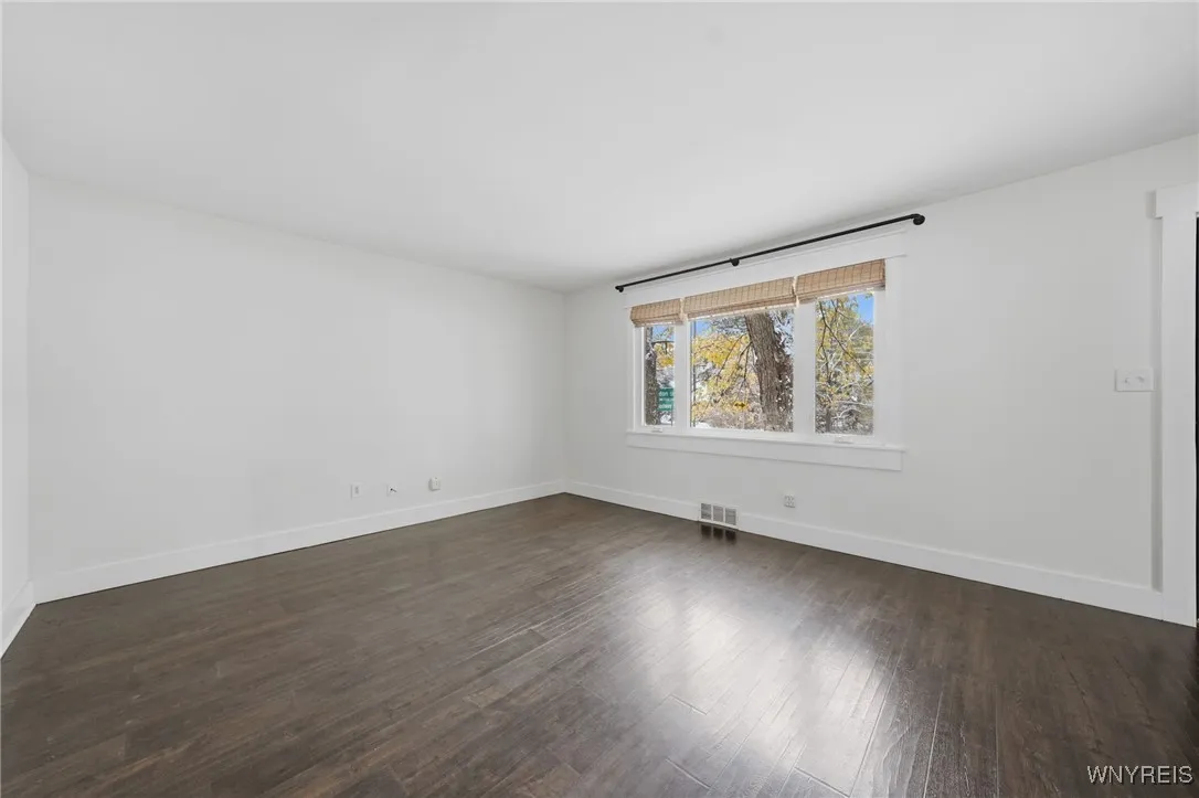 4316 Clinton Street, West Seneca, New York 14224, West Seneca, New York 14224, 3 Bedrooms Bedrooms, 8 Rooms Rooms,1 BathroomBathrooms,Residential Lease,For Rent,4316 Clinton Street, West Seneca, New York 14224,0,B1649321