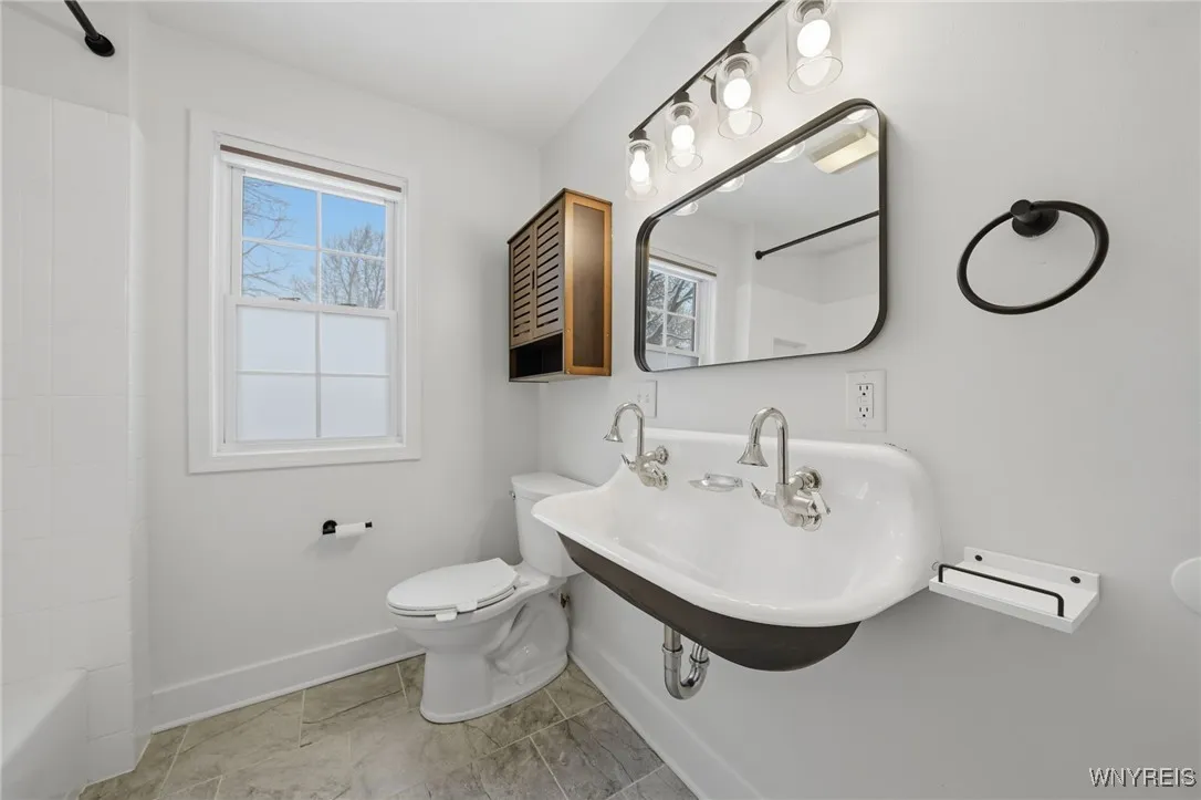 4316 Clinton Street, West Seneca, New York 14224, West Seneca, New York 14224, 3 Bedrooms Bedrooms, 8 Rooms Rooms,1 BathroomBathrooms,Residential Lease,For Rent,4316 Clinton Street, West Seneca, New York 14224,0,B1649321