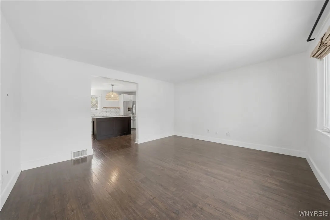 4316 Clinton Street, West Seneca, New York 14224, West Seneca, New York 14224, 3 Bedrooms Bedrooms, 8 Rooms Rooms,1 BathroomBathrooms,Residential Lease,For Rent,4316 Clinton Street, West Seneca, New York 14224,0,B1649321