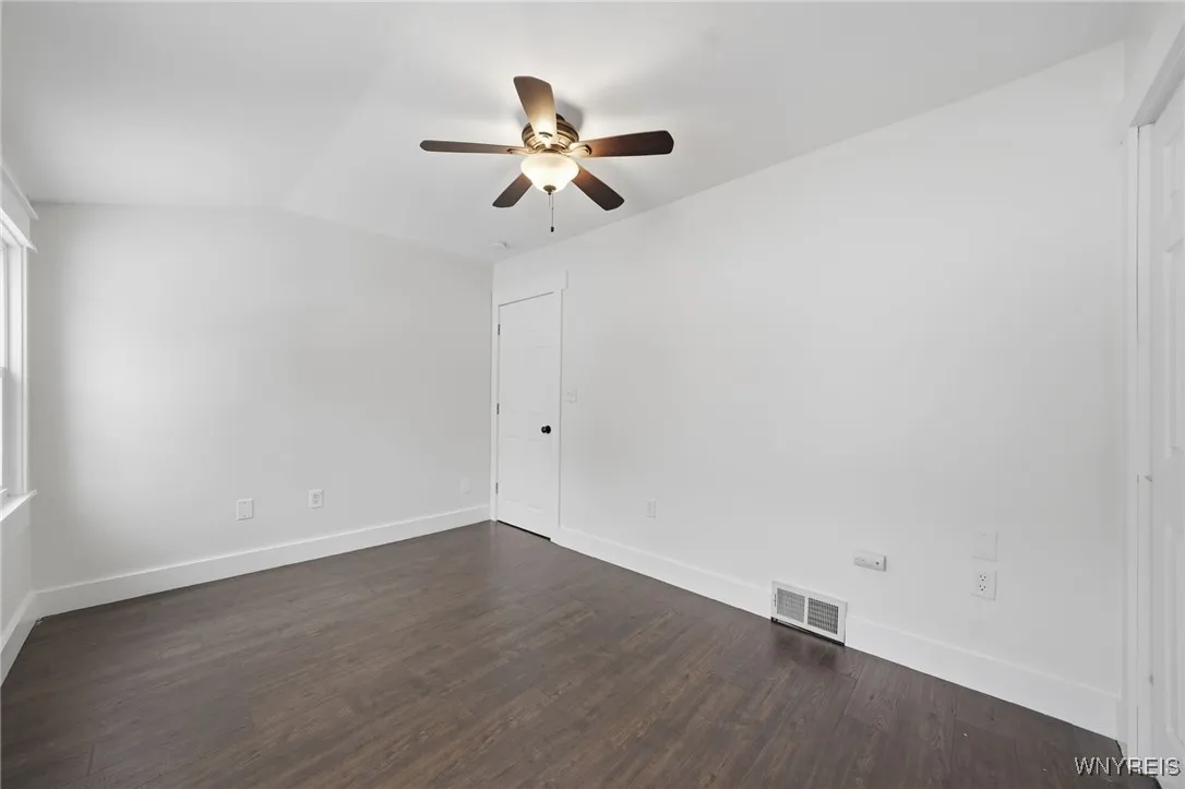 4316 Clinton Street, West Seneca, New York 14224, West Seneca, New York 14224, 3 Bedrooms Bedrooms, 8 Rooms Rooms,1 BathroomBathrooms,Residential Lease,For Rent,4316 Clinton Street, West Seneca, New York 14224,0,B1649321