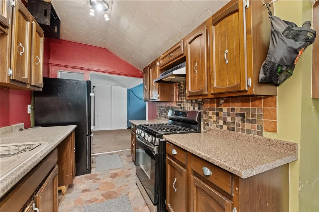 6056 Ely Avenue, Livonia, New York 14487, Livonia, New York 14487, 3 Bedrooms Bedrooms, 6 Rooms Rooms,1 BathroomBathrooms,Residential,For Sale,6056 Ely Avenue, Livonia, New York 14487,0,R1650393