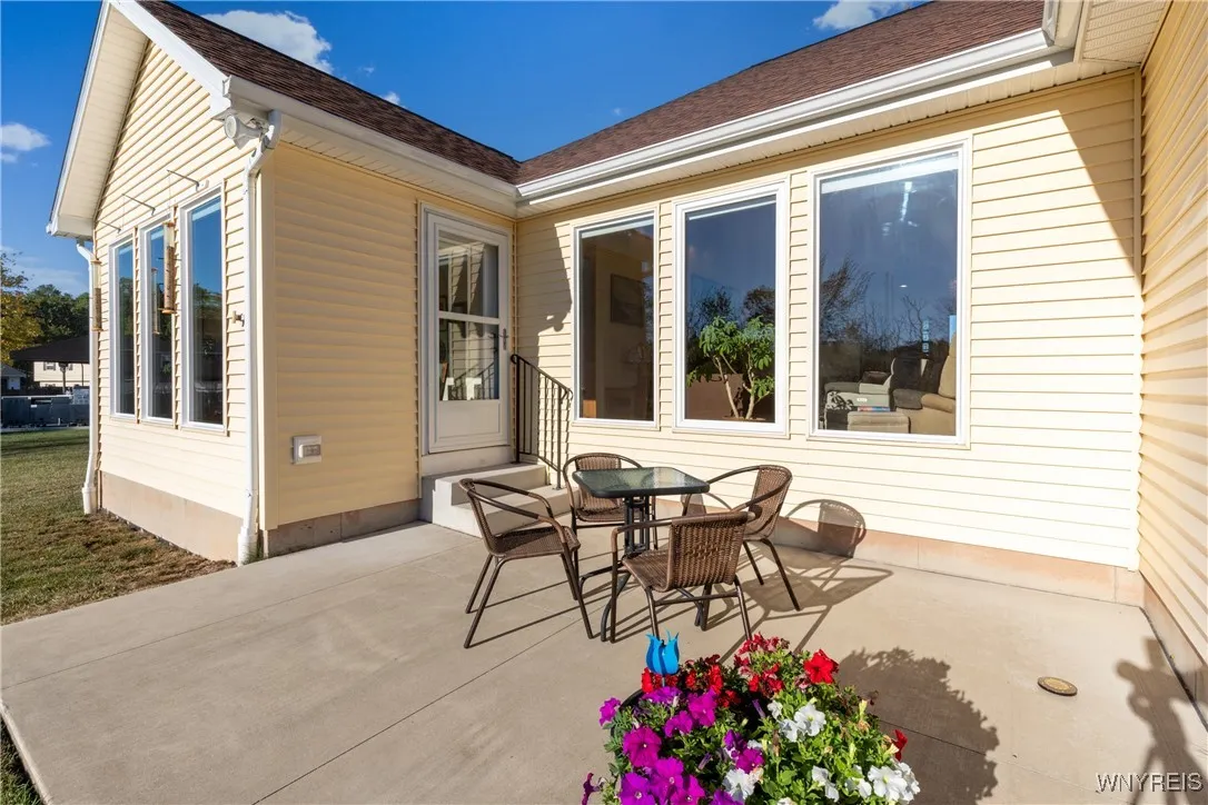 22 Country Club Lane, Grand Island, New York 14072, Grand Island, New York 14072, 3 Bedrooms Bedrooms, 6 Rooms Rooms,2 BathroomsBathrooms,Residential,For Sale,22 Country Club Lane, Grand Island, New York 14072,0,B1647494