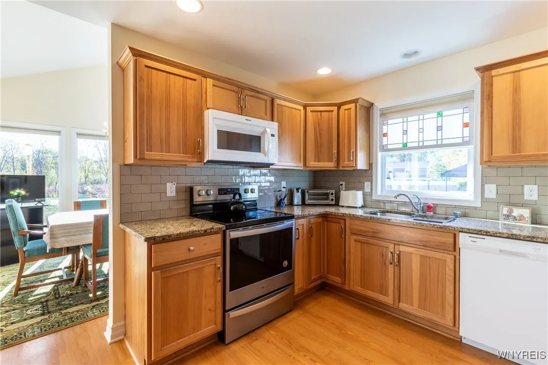 22 Country Club Lane, Grand Island, New York 14072, Grand Island, New York 14072, 3 Bedrooms Bedrooms, 6 Rooms Rooms,2 BathroomsBathrooms,Residential,For Sale,22 Country Club Lane, Grand Island, New York 14072,0,B1647494