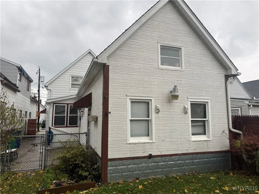 143 Weiss Street, Buffalo, New York 14206, Buffalo, New York 14206, 3 Bedrooms Bedrooms, 8 Rooms Rooms,1 BathroomBathrooms,Residential,For Sale,143 Weiss Street, Buffalo, New York 14206,0,B1650564