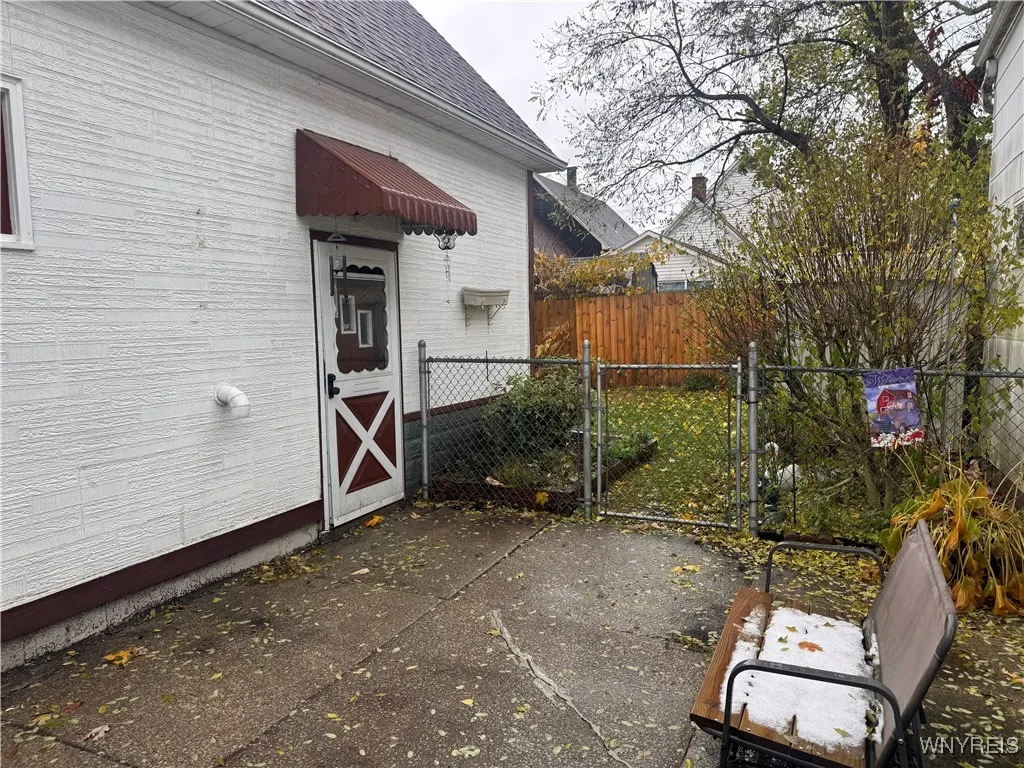 143 Weiss Street, Buffalo, New York 14206, Buffalo, New York 14206, 3 Bedrooms Bedrooms, 8 Rooms Rooms,1 BathroomBathrooms,Residential,For Sale,143 Weiss Street, Buffalo, New York 14206,0,B1650564