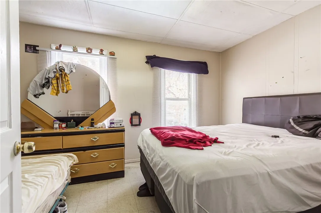 128 Cameron St, Rochester, New York 14606, Rochester, New York 14606, 5 Bedrooms Bedrooms, ,2 BathroomsBathrooms,Residential,For Sale,128 Cameron St, Rochester, New York 14606,0,R1650554