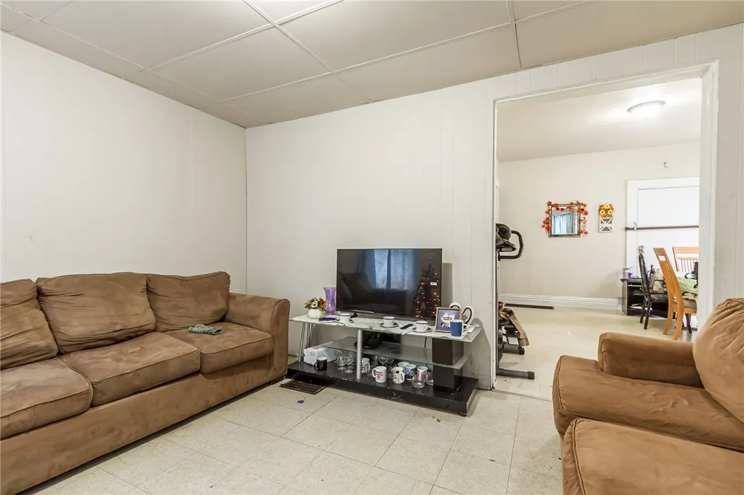 128 Cameron St, Rochester, New York 14606, Rochester, New York 14606, 5 Bedrooms Bedrooms, ,2 BathroomsBathrooms,Residential,For Sale,128 Cameron St, Rochester, New York 14606,0,R1650554