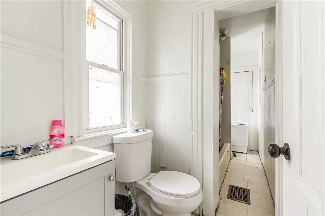 128 Cameron St, Rochester, New York 14606, Rochester, New York 14606, 5 Bedrooms Bedrooms, ,2 BathroomsBathrooms,Residential,For Sale,128 Cameron St, Rochester, New York 14606,0,R1650554