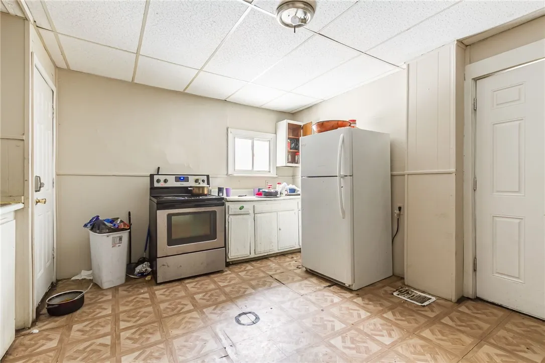 128 Cameron St, Rochester, New York 14606, Rochester, New York 14606, 5 Bedrooms Bedrooms, ,2 BathroomsBathrooms,Residential,For Sale,128 Cameron St, Rochester, New York 14606,0,R1650554