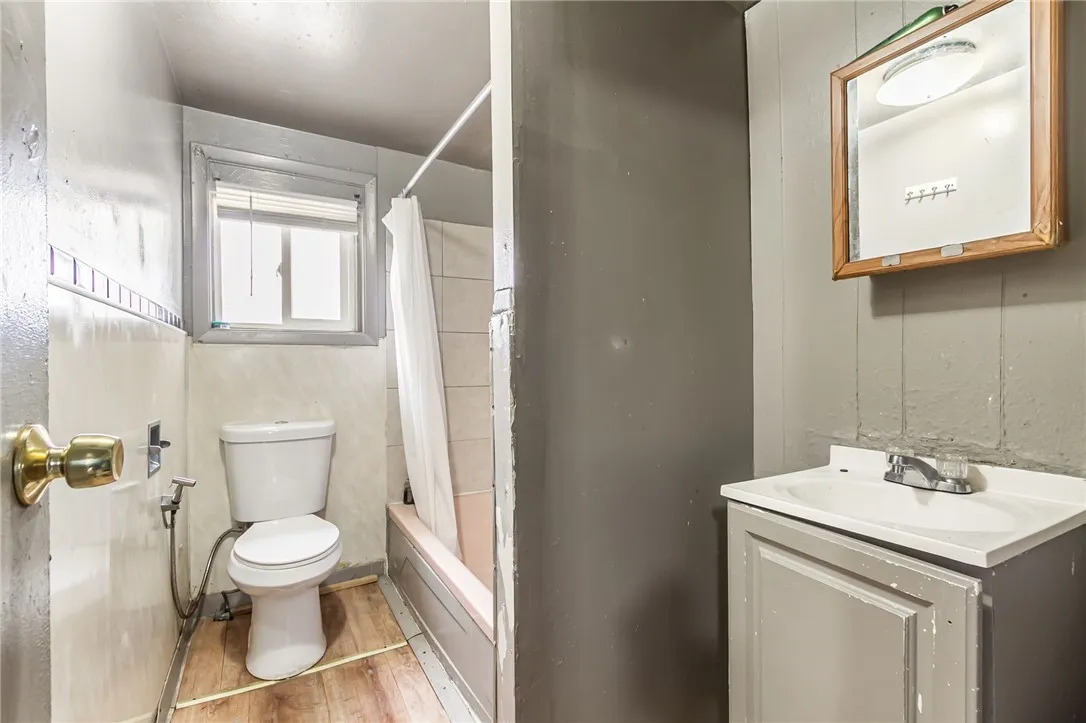 626 Jay St, Rochester, New York 14611, Rochester, New York 14611, 4 Bedrooms Bedrooms, ,2 BathroomsBathrooms,Residential,For Sale,626 Jay St, Rochester, New York 14611,0,R1650567