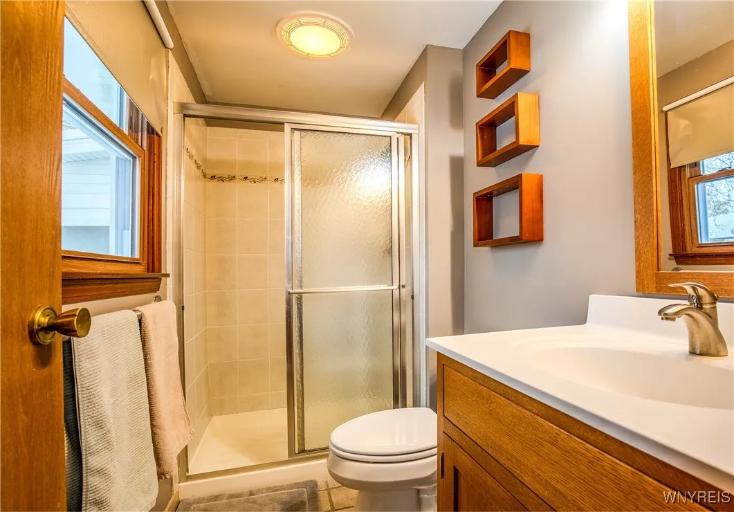 75 Lindhurst Drive, Lockport City, New York 14094, Lockport City, New York 14094, 3 Bedrooms Bedrooms, 8 Rooms Rooms,2 BathroomsBathrooms,Residential,For Sale,75 Lindhurst Drive, Lockport City, New York 14094,0,B1650280