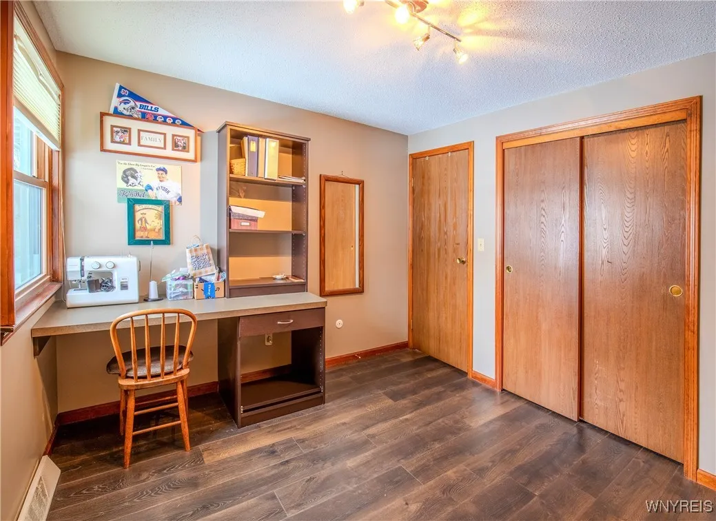 75 Lindhurst Drive, Lockport City, New York 14094, Lockport City, New York 14094, 3 Bedrooms Bedrooms, 8 Rooms Rooms,2 BathroomsBathrooms,Residential,For Sale,75 Lindhurst Drive, Lockport City, New York 14094,0,B1650280