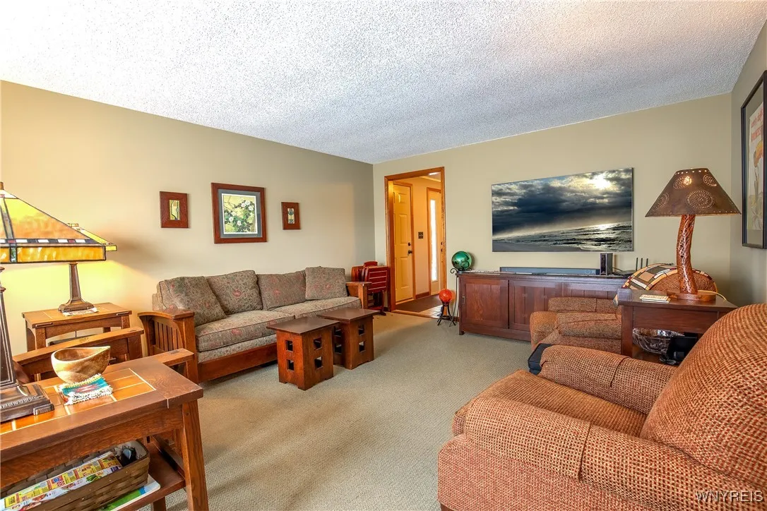 75 Lindhurst Drive, Lockport City, New York 14094, Lockport City, New York 14094, 3 Bedrooms Bedrooms, 8 Rooms Rooms,2 BathroomsBathrooms,Residential,For Sale,75 Lindhurst Drive, Lockport City, New York 14094,0,B1650280