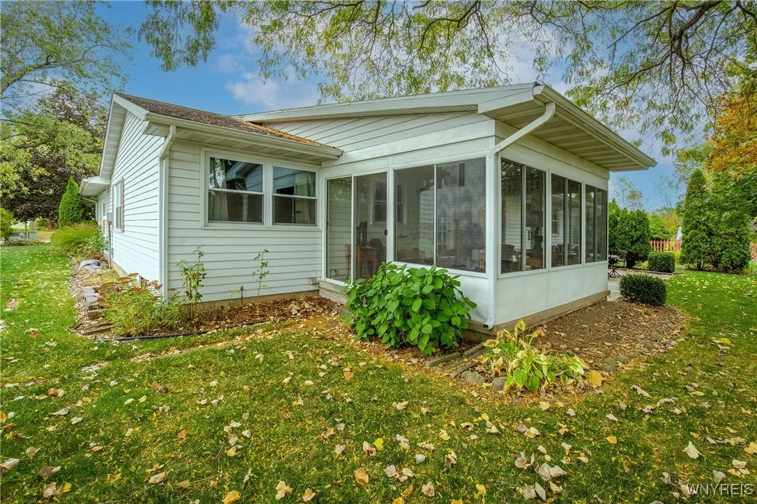 75 Lindhurst Drive, Lockport City, New York 14094, Lockport City, New York 14094, 3 Bedrooms Bedrooms, 8 Rooms Rooms,2 BathroomsBathrooms,Residential,For Sale,75 Lindhurst Drive, Lockport City, New York 14094,0,B1650280