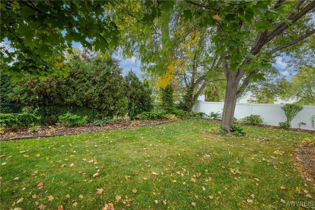 75 Lindhurst Drive, Lockport City, New York 14094, Lockport City, New York 14094, 3 Bedrooms Bedrooms, 8 Rooms Rooms,2 BathroomsBathrooms,Residential,For Sale,75 Lindhurst Drive, Lockport City, New York 14094,0,B1650280