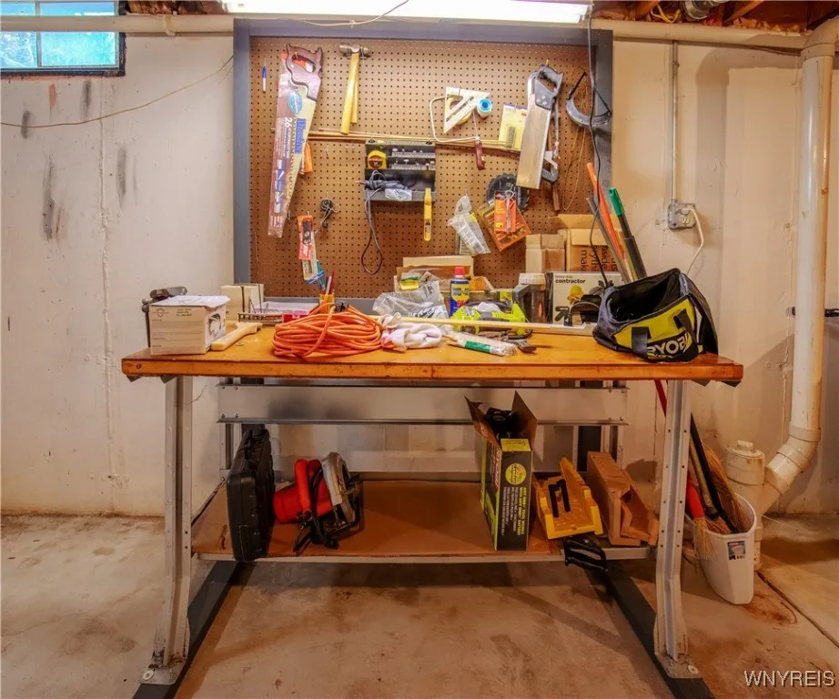 75 Lindhurst Drive, Lockport City, New York 14094, Lockport City, New York 14094, 3 Bedrooms Bedrooms, 8 Rooms Rooms,2 BathroomsBathrooms,Residential,For Sale,75 Lindhurst Drive, Lockport City, New York 14094,0,B1650280