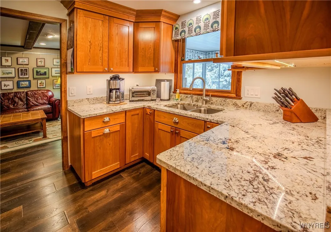 75 Lindhurst Drive, Lockport City, New York 14094, Lockport City, New York 14094, 3 Bedrooms Bedrooms, 8 Rooms Rooms,2 BathroomsBathrooms,Residential,For Sale,75 Lindhurst Drive, Lockport City, New York 14094,0,B1650280