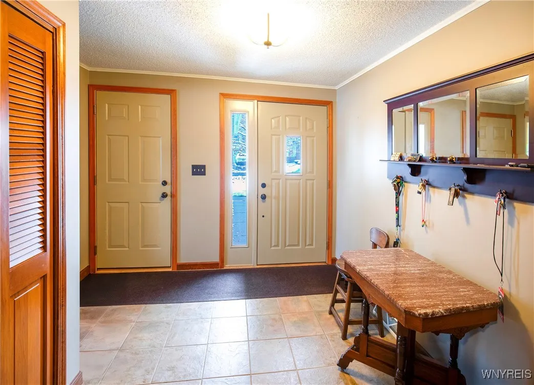 75 Lindhurst Drive, Lockport City, New York 14094, Lockport City, New York 14094, 3 Bedrooms Bedrooms, 8 Rooms Rooms,2 BathroomsBathrooms,Residential,For Sale,75 Lindhurst Drive, Lockport City, New York 14094,0,B1650280