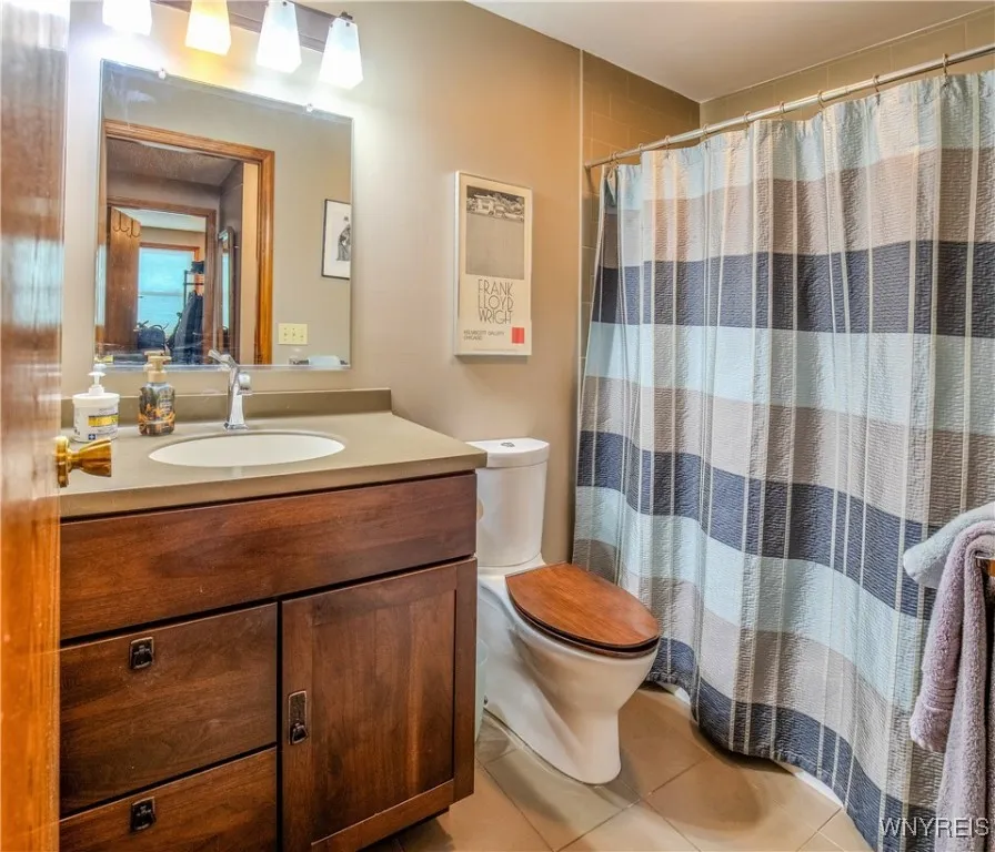 75 Lindhurst Drive, Lockport City, New York 14094, Lockport City, New York 14094, 3 Bedrooms Bedrooms, 8 Rooms Rooms,2 BathroomsBathrooms,Residential,For Sale,75 Lindhurst Drive, Lockport City, New York 14094,0,B1650280