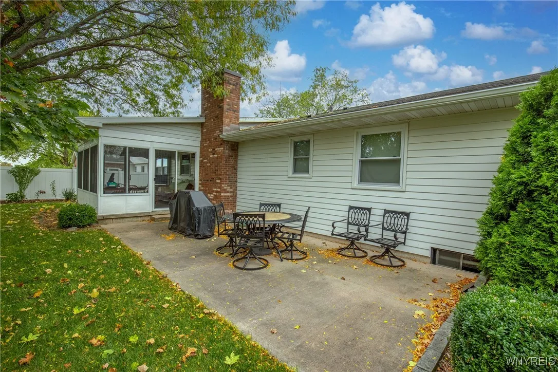 75 Lindhurst Drive, Lockport City, New York 14094, Lockport City, New York 14094, 3 Bedrooms Bedrooms, 8 Rooms Rooms,2 BathroomsBathrooms,Residential,For Sale,75 Lindhurst Drive, Lockport City, New York 14094,0,B1650280