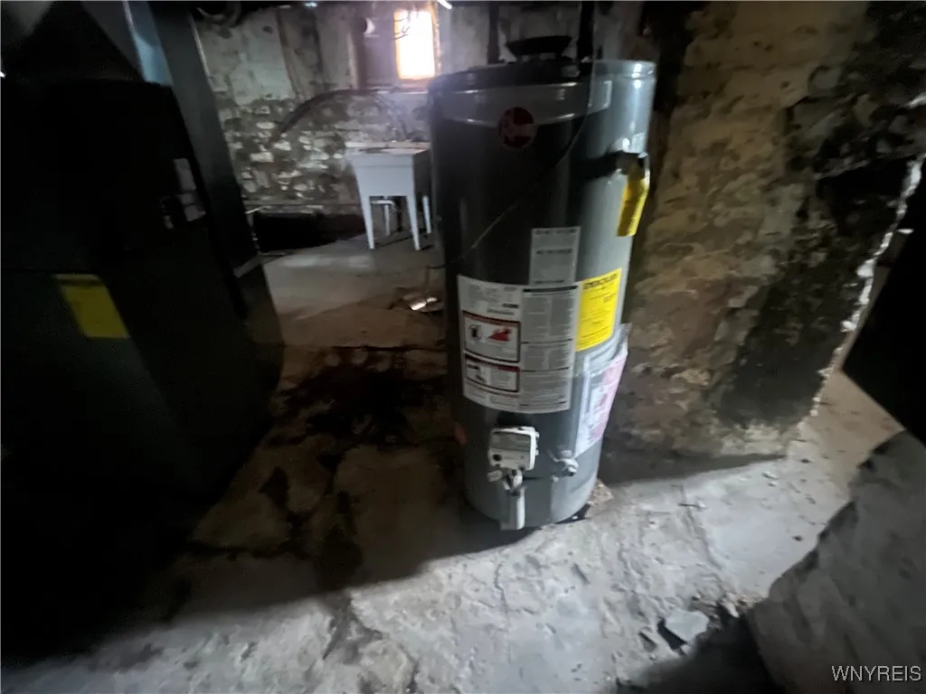 2936 Mckoon Avenue, Niagara Falls, New York 14305, Niagara Falls, New York 14305, 3 Bedrooms Bedrooms, 6 Rooms Rooms,Residential,For Sale,2936 Mckoon Avenue, Niagara Falls, New York 14305,0,B1650615