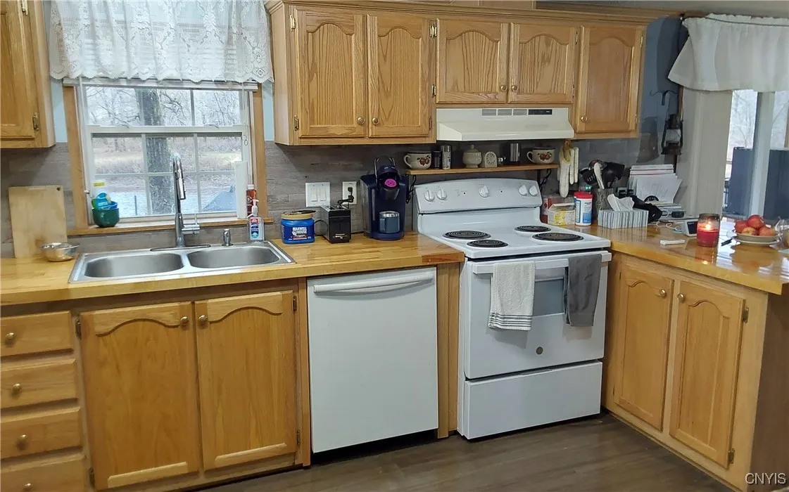 24 Christmas Tree Lane, Russia, New York 13431, Russia, New York 13431, 3 Bedrooms Bedrooms, 8 Rooms Rooms,2 BathroomsBathrooms,Residential,For Sale,24 Christmas Tree Lane, Russia, New York 13431,0,S1650601