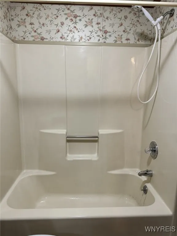 306 Dogwood Drive, Lockport Town, New York 14094, Lockport Town, New York 14094, 2 Bedrooms Bedrooms, 6 Rooms Rooms,2 BathroomsBathrooms,Residential,For Sale,306 Dogwood Drive, Lockport Town, New York 14094,0,B1650454
