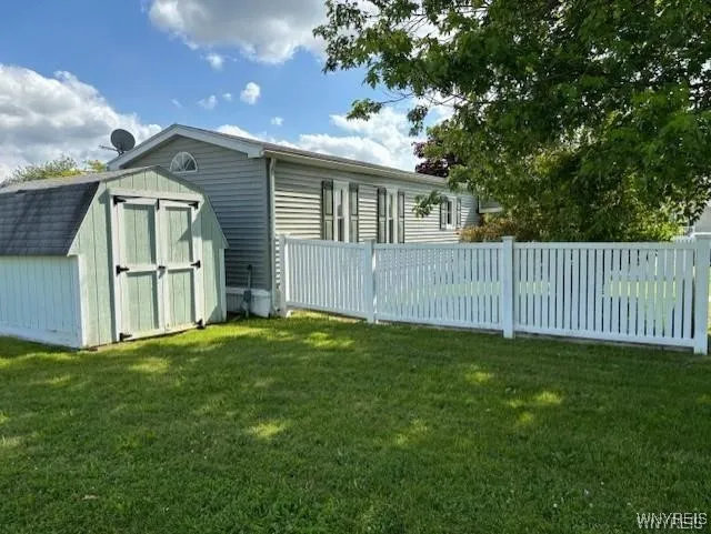 306 Dogwood Drive, Lockport Town, New York 14094, Lockport Town, New York 14094, 2 Bedrooms Bedrooms, 6 Rooms Rooms,2 BathroomsBathrooms,Residential,For Sale,306 Dogwood Drive, Lockport Town, New York 14094,0,B1650454