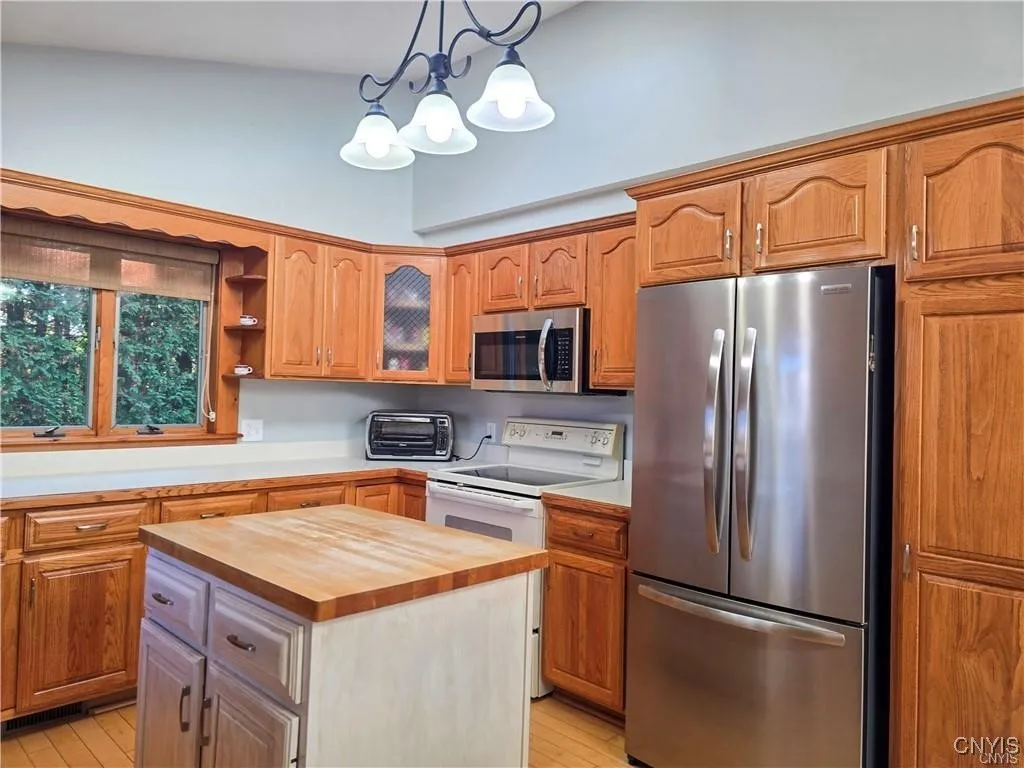 1001 Birch Lane, Vienna, New York 13157, Vienna, New York 13157, 4 Bedrooms Bedrooms, 11 Rooms Rooms,2 BathroomsBathrooms,Residential,For Sale,1001 Birch Lane, Vienna, New York 13157,0,S1650339