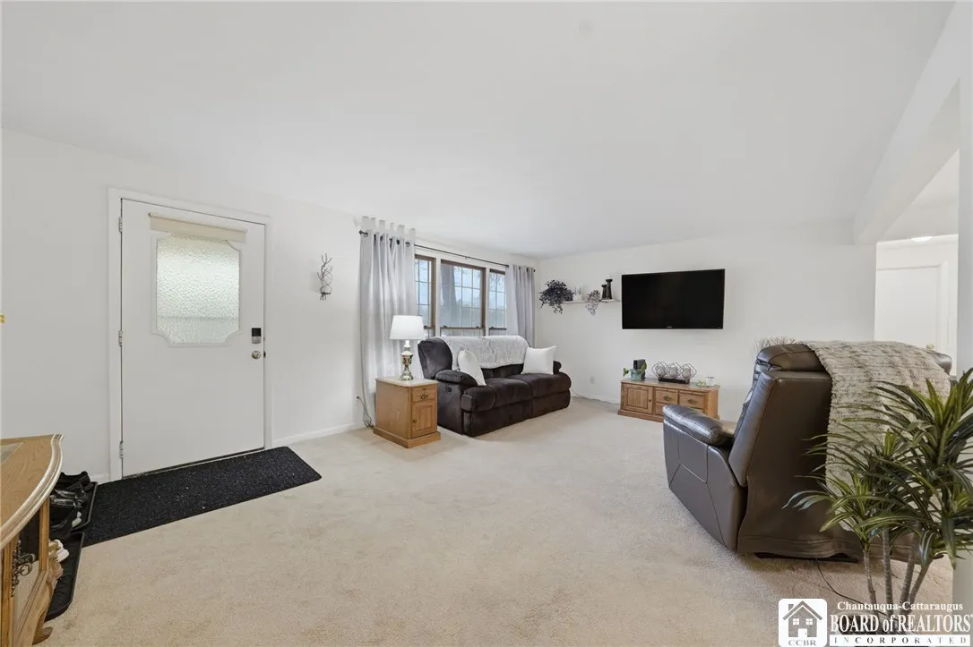 100 Carriage Drive 4, Orchard Park, New York 14127, Orchard Park, New York 14127, 2 Bedrooms Bedrooms, 7 Rooms Rooms,1 BathroomBathrooms,Residential,For Sale,100 Carriage Drive 4, Orchard Park, New York 14127,0,R1650575
