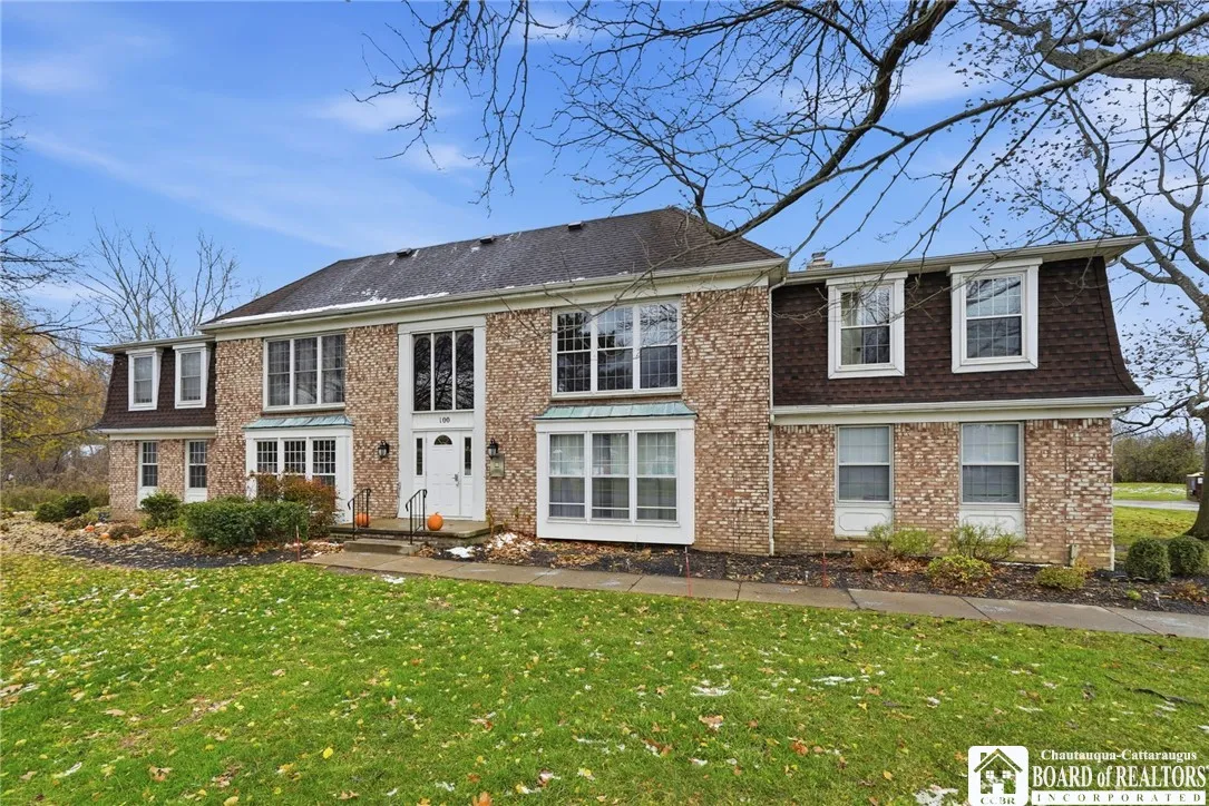 100 Carriage Drive 4, Orchard Park, New York 14127, Orchard Park, New York 14127, 2 Bedrooms Bedrooms, 7 Rooms Rooms,1 BathroomBathrooms,Residential,For Sale,100 Carriage Drive 4, Orchard Park, New York 14127,0,R1650575