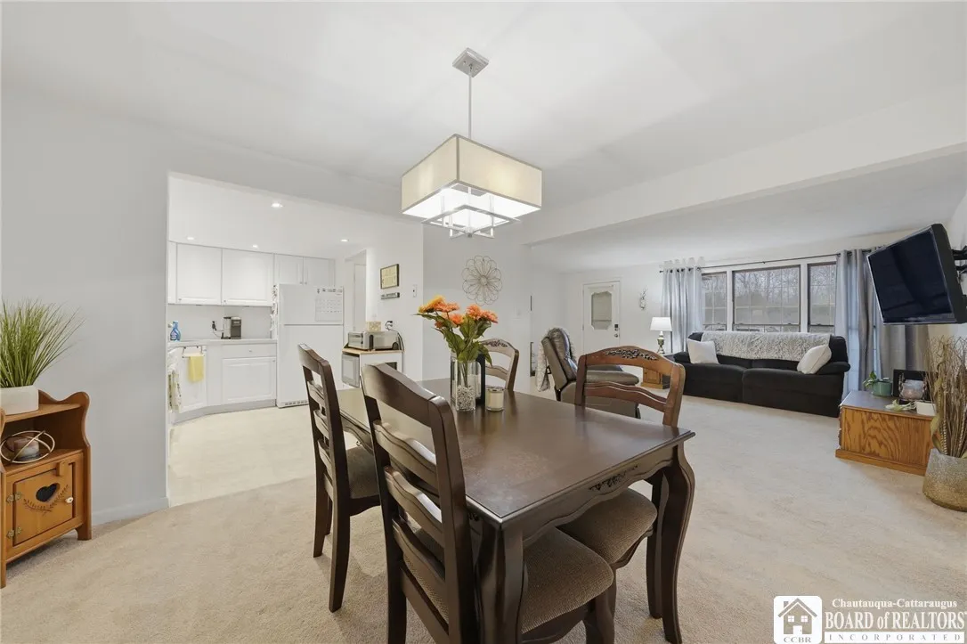 100 Carriage Drive 4, Orchard Park, New York 14127, Orchard Park, New York 14127, 2 Bedrooms Bedrooms, 7 Rooms Rooms,1 BathroomBathrooms,Residential,For Sale,100 Carriage Drive 4, Orchard Park, New York 14127,0,R1650575