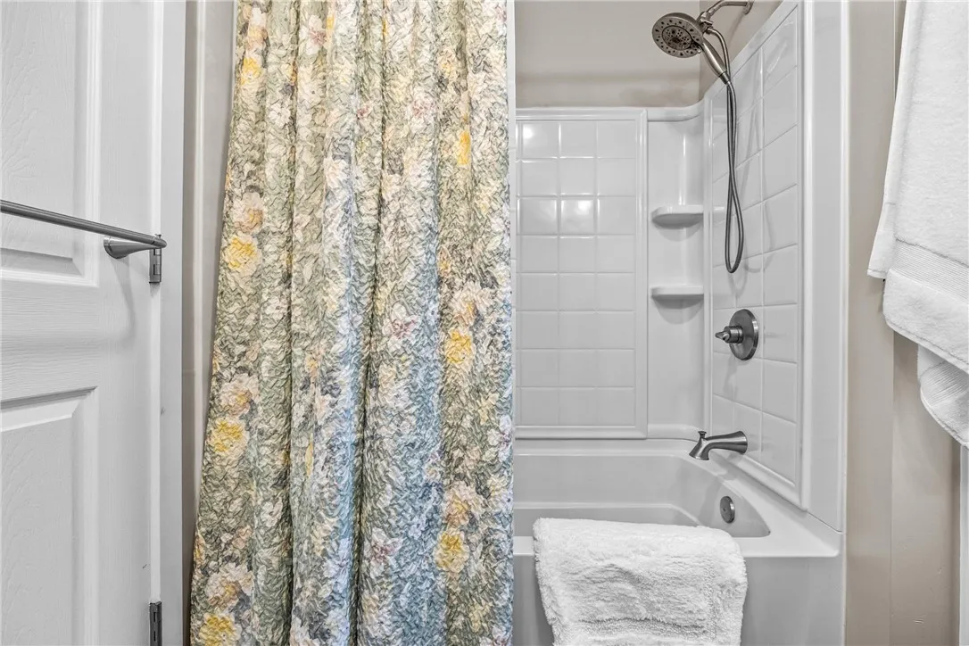 1301 Martin Road, Henrietta, New York 14586, Henrietta, New York 14586, 3 Bedrooms Bedrooms, 13 Rooms Rooms,2 BathroomsBathrooms,Residential,For Sale,1301 Martin Road, Henrietta, New York 14586,0,R1650623