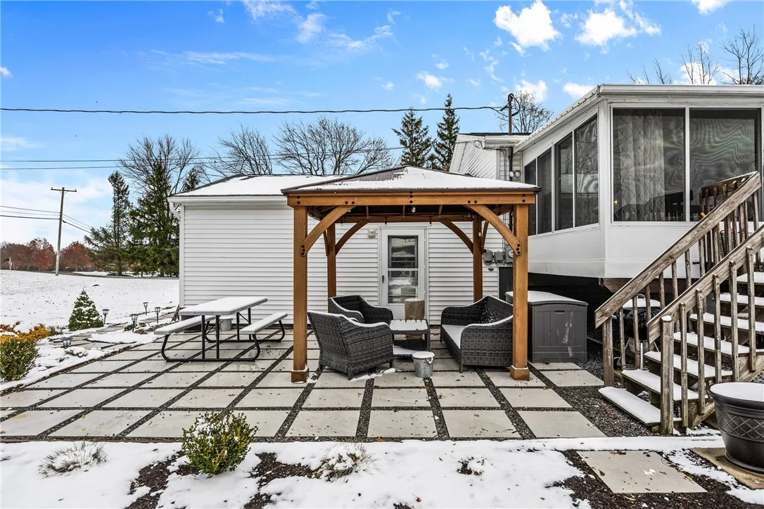 1301 Martin Road, Henrietta, New York 14586, Henrietta, New York 14586, 3 Bedrooms Bedrooms, 13 Rooms Rooms,2 BathroomsBathrooms,Residential,For Sale,1301 Martin Road, Henrietta, New York 14586,0,R1650623