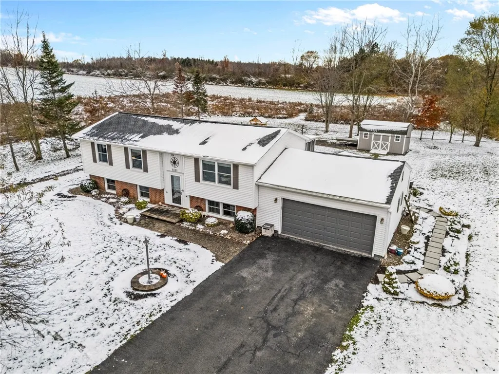 1301 Martin Road, Henrietta, New York 14586, Henrietta, New York 14586, 3 Bedrooms Bedrooms, 13 Rooms Rooms,2 BathroomsBathrooms,Residential,For Sale,1301 Martin Road, Henrietta, New York 14586,0,R1650623