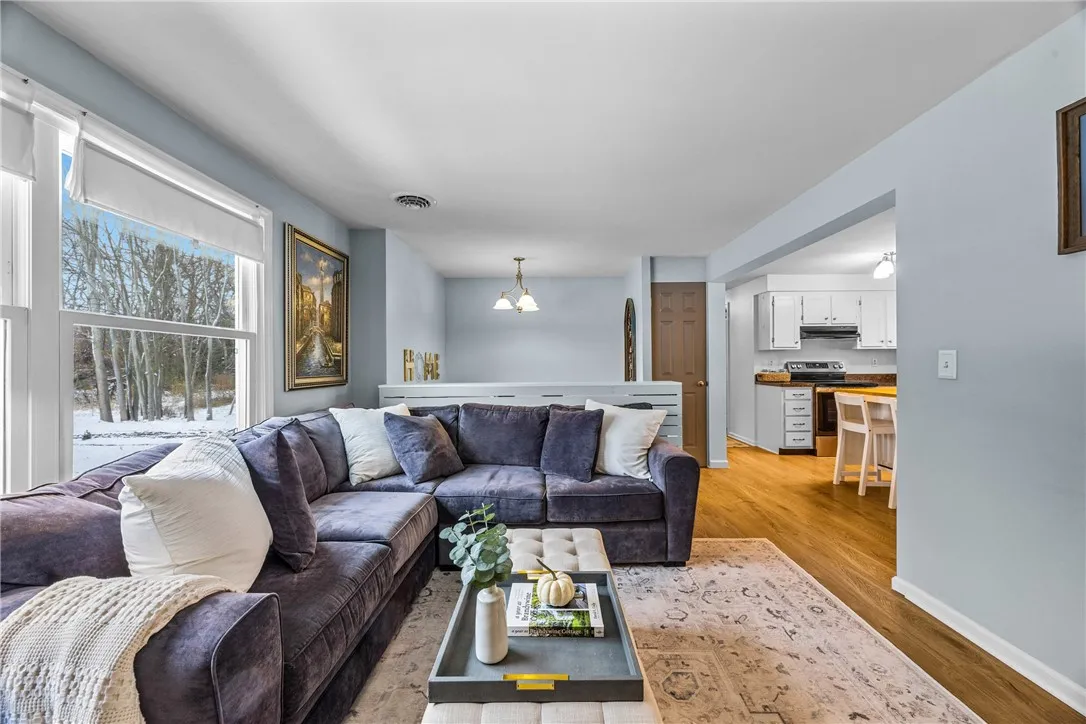 1301 Martin Road, Henrietta, New York 14586, Henrietta, New York 14586, 3 Bedrooms Bedrooms, 13 Rooms Rooms,2 BathroomsBathrooms,Residential,For Sale,1301 Martin Road, Henrietta, New York 14586,0,R1650623