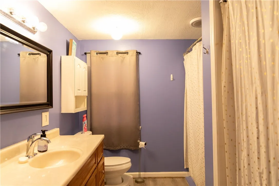 192 Lowden Point Road, Greece, New York 14612, Greece, New York 14612, 3 Bedrooms Bedrooms, 5 Rooms Rooms,1 BathroomBathrooms,Residential,For Sale,192 Lowden Point Road, Greece, New York 14612,0,R1650544