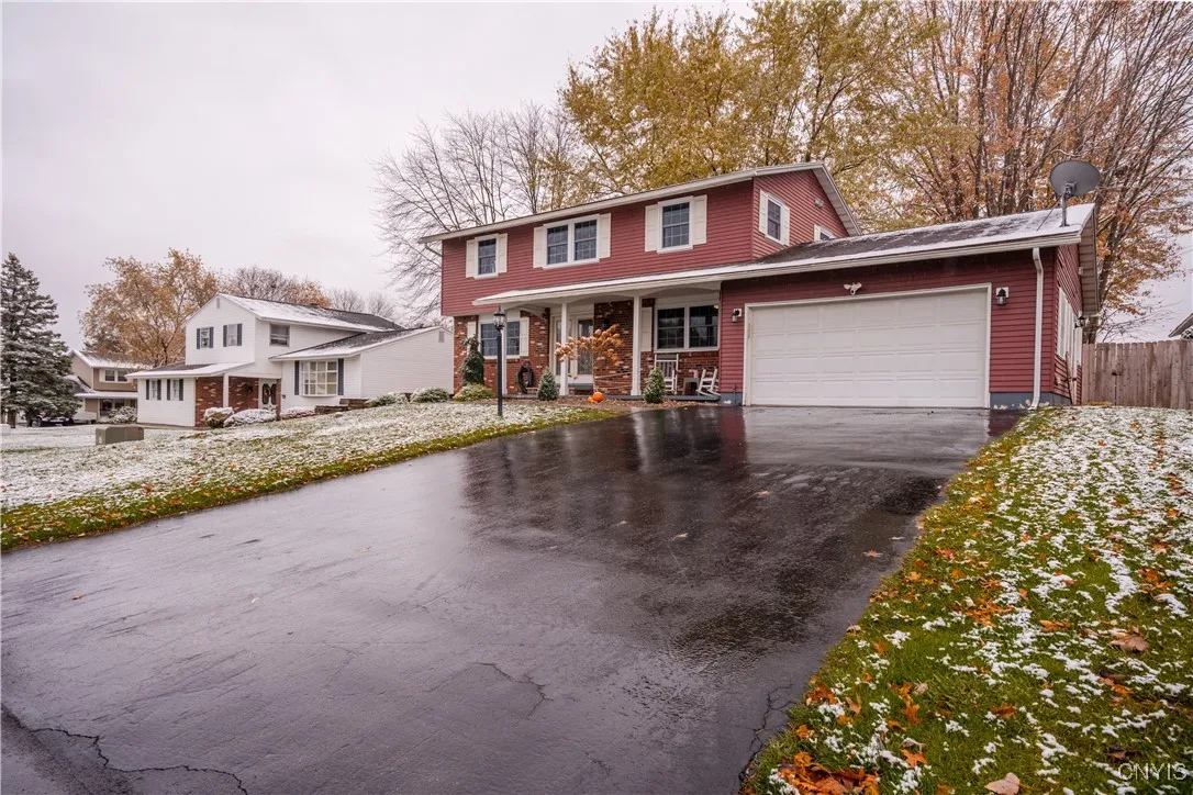 4976 Surrey Lane, Clay, New York 13088, Clay, New York 13088, 4 Bedrooms Bedrooms, 11 Rooms Rooms,2 BathroomsBathrooms,Residential,For Sale,4976 Surrey Lane, Clay, New York 13088,0,S1649468