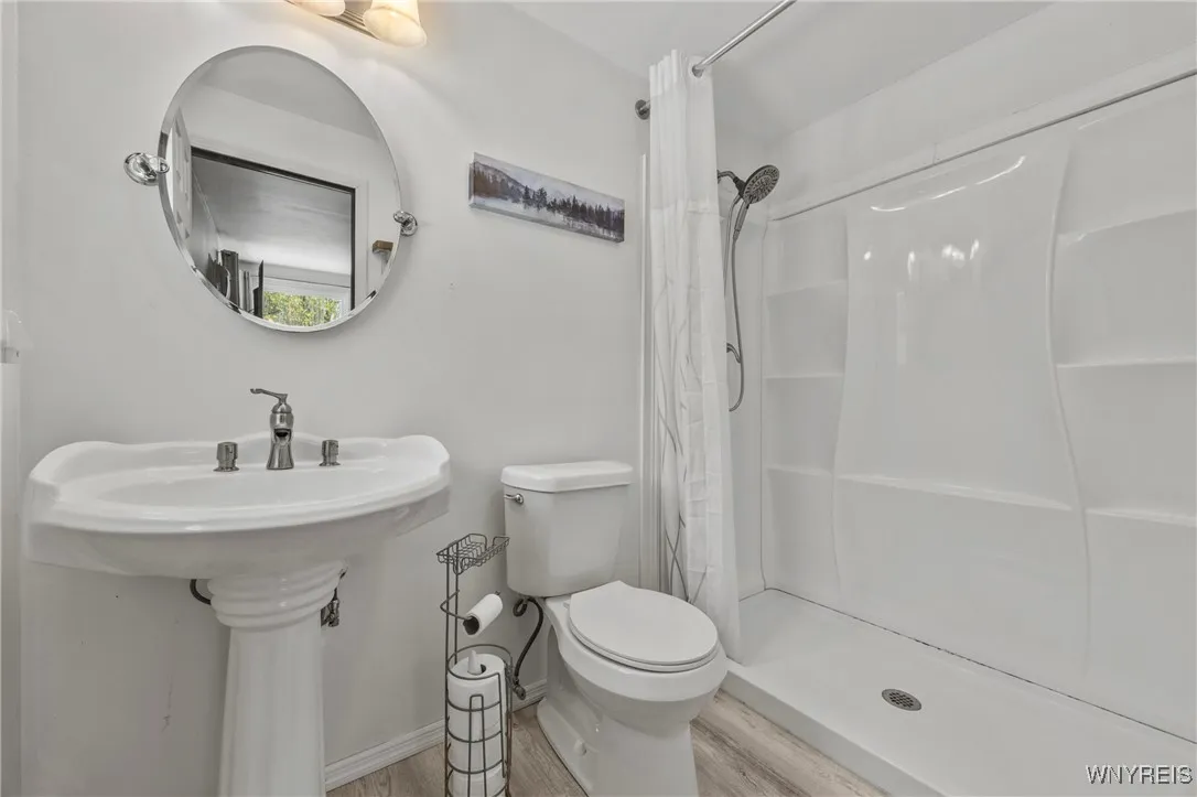 4037 Calkins Road, Lewiston, New York 14174, Lewiston, New York 14174, 3 Bedrooms Bedrooms, 6 Rooms Rooms,2 BathroomsBathrooms,Residential,For Sale,4037 Calkins Road, Lewiston, New York 14174,0,B1649971